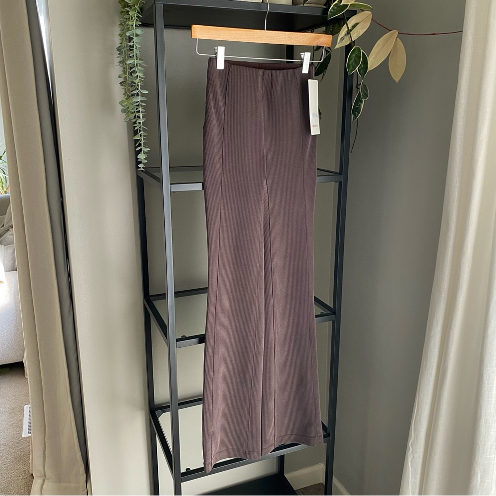 NWT Lululemon Ribbed Softstream Flared Pant in Espresso